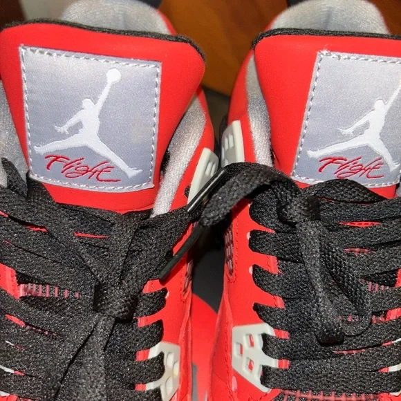 WORN 1x still looks BRAND NEWWMNS “fire red grey black Jordan 4s”